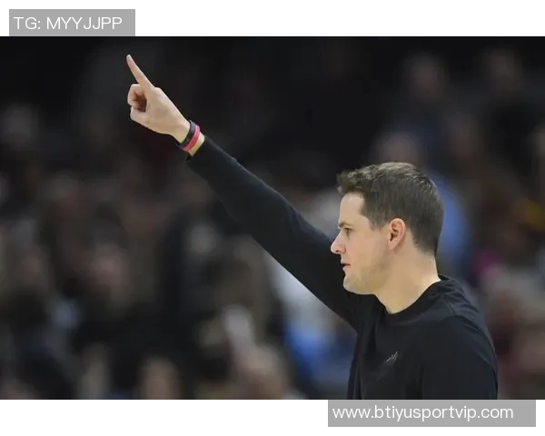 门兴主帅谈少一人作战的荣耀时刻为球队展现的拼搏精神感到无比自豪